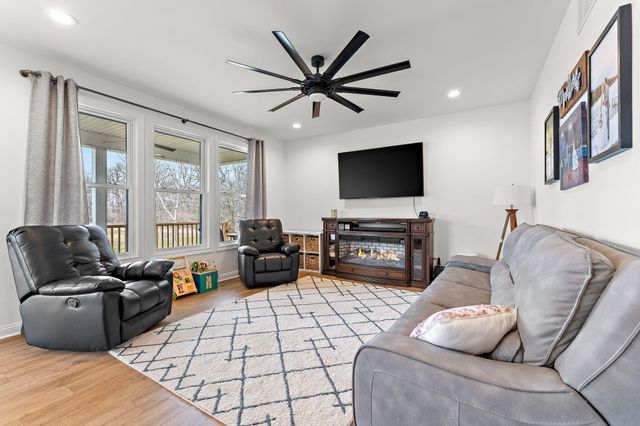 20 E 780 N, Lake Village, IN 46349