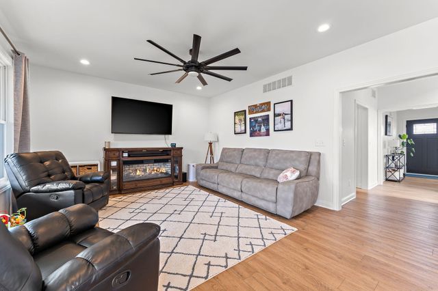 20 E 780 N, Lake Village, IN 46349