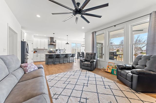 20 E 780 N, Lake Village, IN 46349