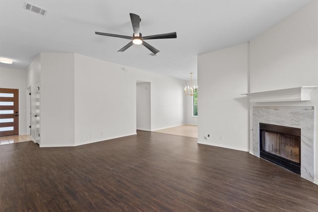 1123 Thackeray LN, Pflugerville, TX 78660