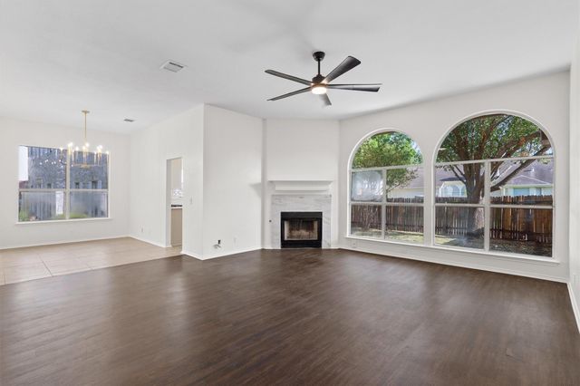 1123 Thackeray LN, Pflugerville, TX 78660