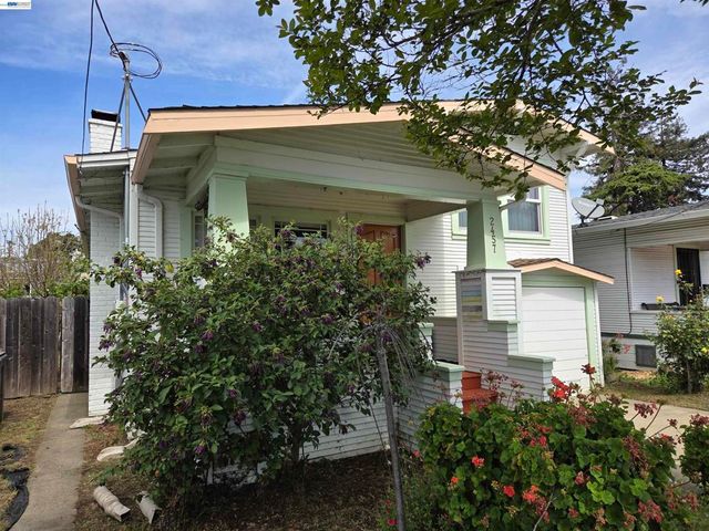 2457 61St Ave, Oakland, CA 94605