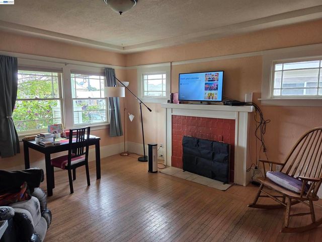 2457 61St Ave, Oakland, CA 94605