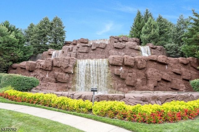 98 Quarry Dr B3, Woodland Park, NJ 07424