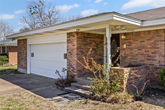 6305 Chapman Drive, Greenville, TX 75402