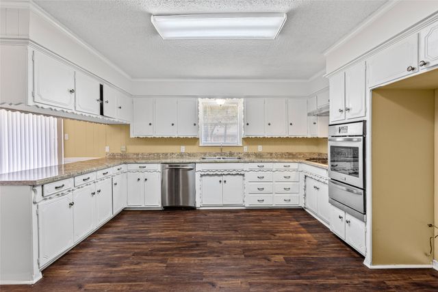 6305 Chapman Drive, Greenville, TX 75402