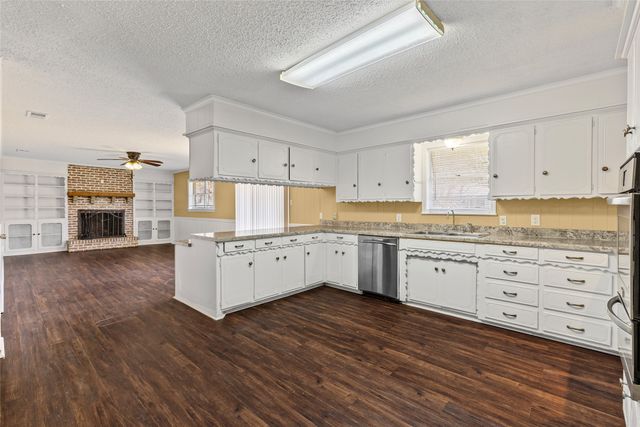 6305 Chapman Drive, Greenville, TX 75402