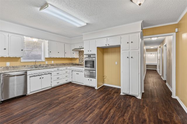 6305 Chapman Drive, Greenville, TX 75402