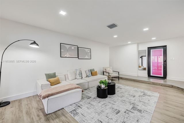 10870 SW 106th Ave, Miami, FL 33176