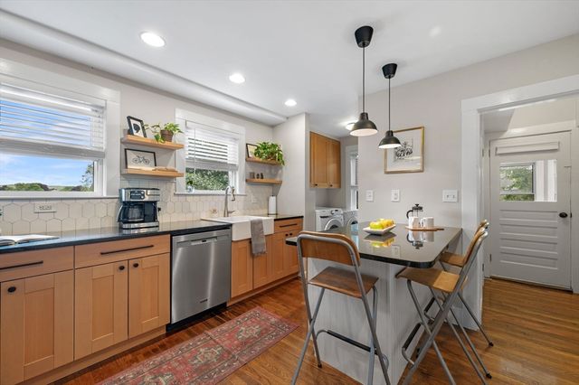 111 Chapman St 111, Watertown, MA 02472