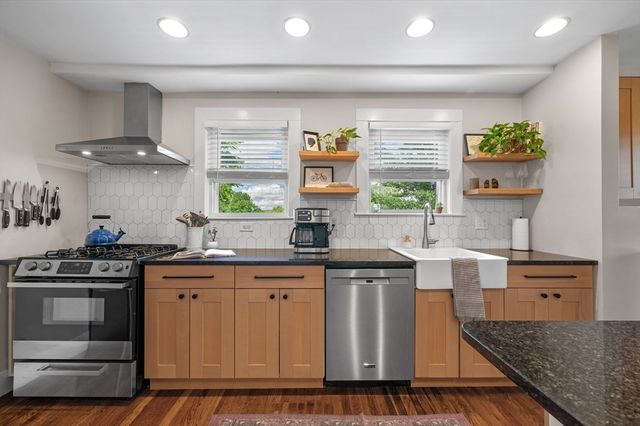 111 Chapman St 111, Watertown, MA 02472