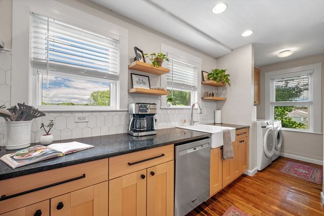 111 Chapman St 111, Watertown, MA 02472
