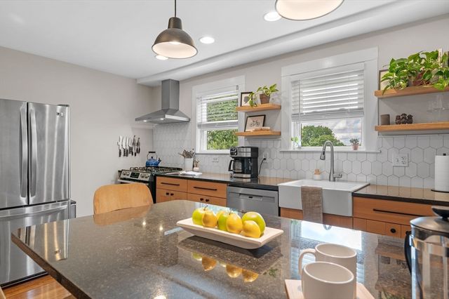 111 Chapman St 111, Watertown, MA 02472