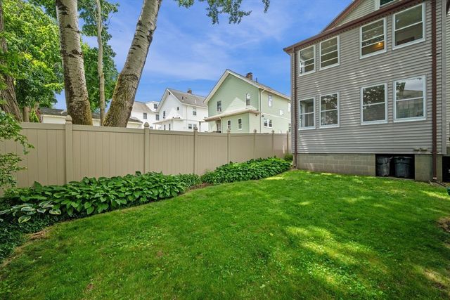 111 Chapman St 111, Watertown, MA 02472