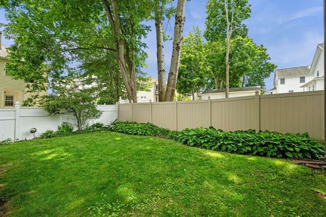 111 Chapman St 111, Watertown, MA 02472