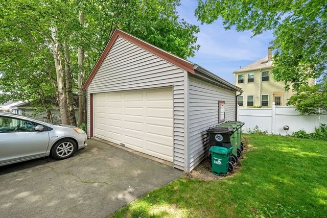 111 Chapman St 111, Watertown, MA 02472
