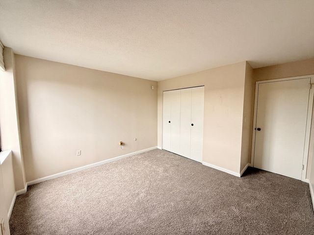 1006 Paradise Rd N-3-R, Swampscott, MA 01907
