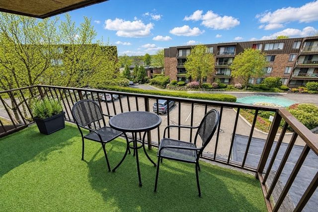 1006 Paradise Rd N-3-R, Swampscott, MA 01907