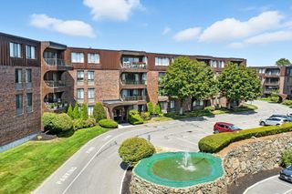 1006 Paradise Rd N-3-R, Swampscott, MA 01907