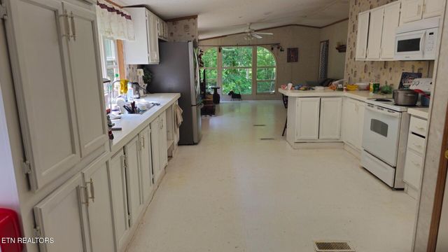 4010 Forest Trail Drive, Sevierville, TN 37876