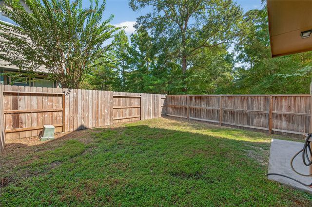 137 Cheswood Manor, The Woodlands, TX 77382