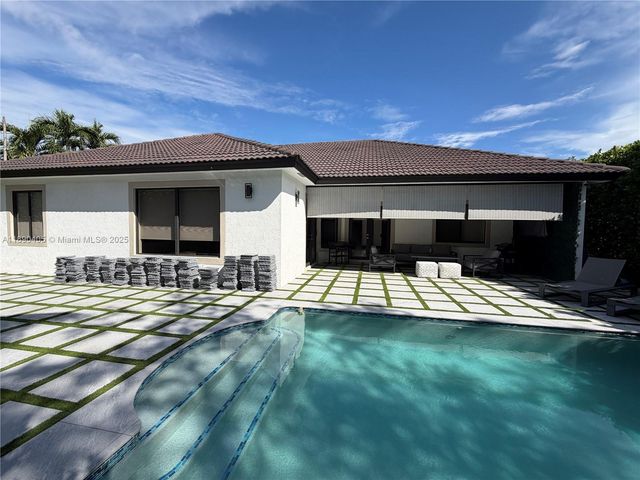 16326 N Mariposa Cir N, Pembroke Pines, FL 33331