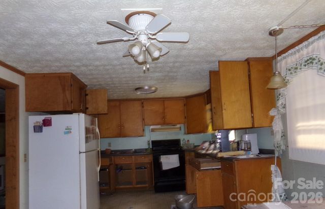 1905 Little Creek Road, Burnsville, NC 28714