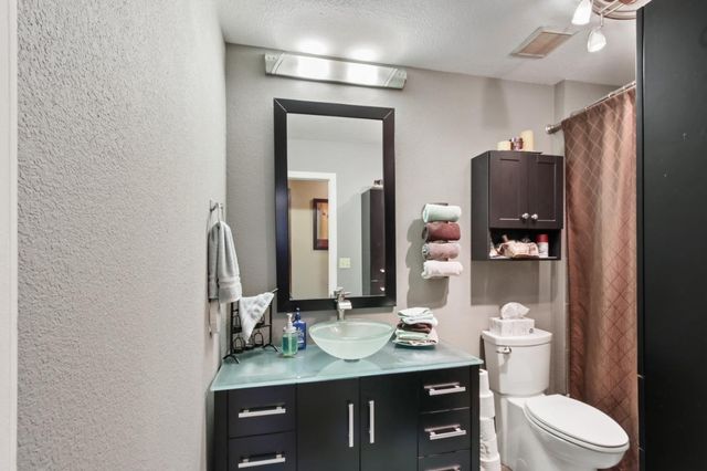 5443 Bridge Creek Ln, Carmichael, CA 95608
