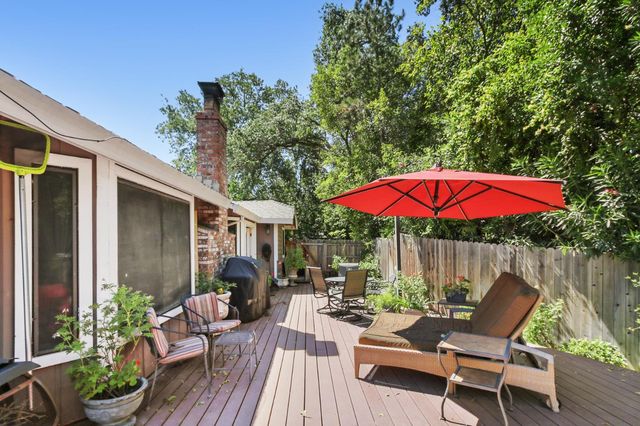 5443 Bridge Creek Ln, Carmichael, CA 95608