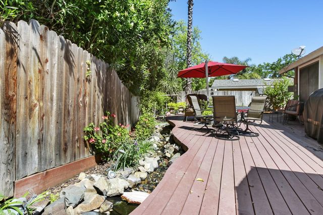 5443 Bridge Creek Ln, Carmichael, CA 95608