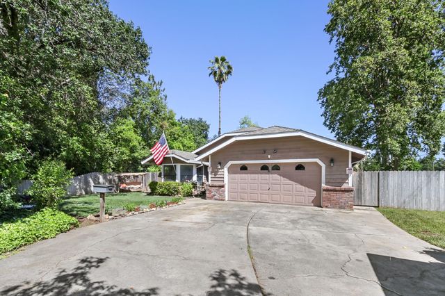 5443 Bridge Creek Ln, Carmichael, CA 95608