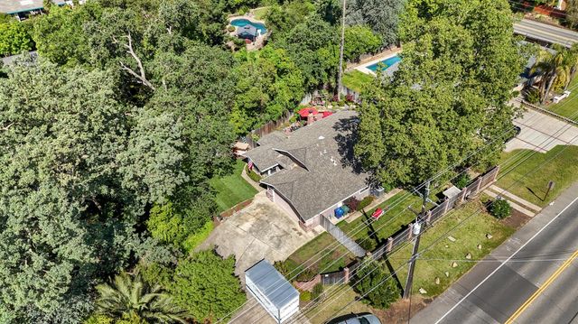 5443 Bridge Creek Ln, Carmichael, CA 95608