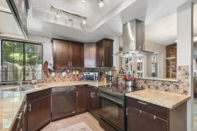 5443 Bridge Creek Ln, Carmichael, CA 95608