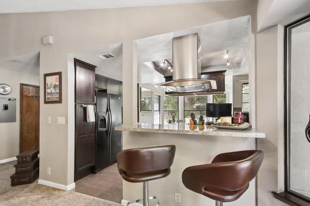 5443 Bridge Creek Ln, Carmichael, CA 95608