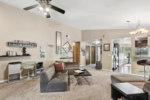 5443 Bridge Creek Ln, Carmichael, CA 95608