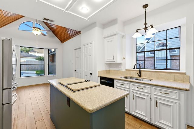 5626 Spring Lodge Drive, Houston, TX 77345