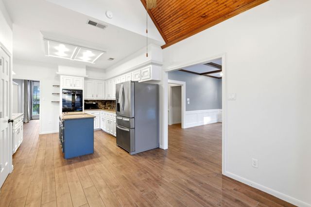 5626 Spring Lodge Drive, Houston, TX 77345