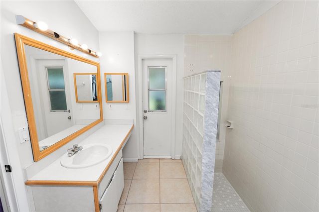 2009 HELM LANE, Valrico, FL 33594