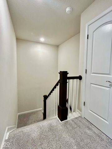 6776 Seabiscuit Road, Whitestown, IN 46075