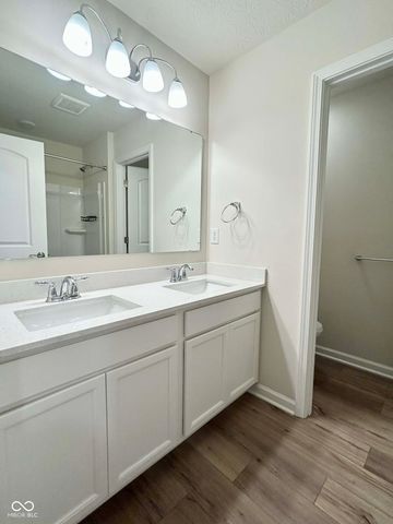 6776 Seabiscuit Road, Whitestown, IN 46075