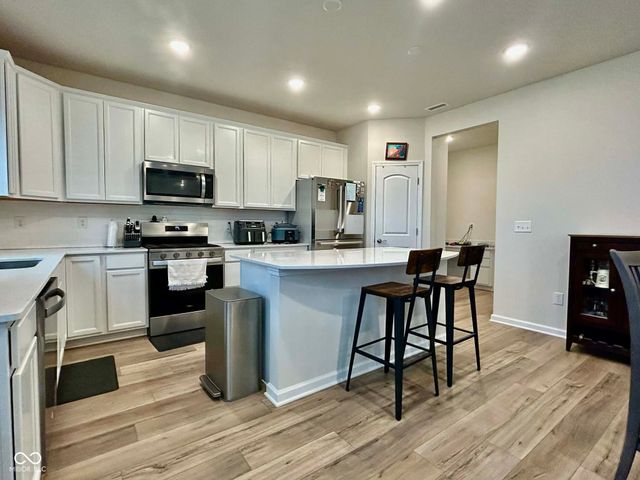 6776 Seabiscuit Road, Whitestown, IN 46075