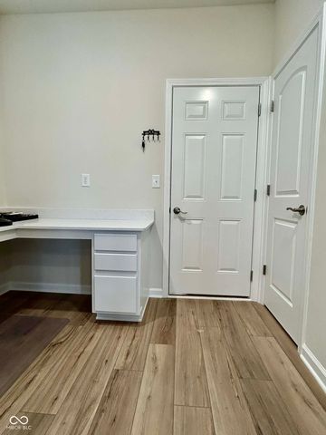 6776 Seabiscuit Road, Whitestown, IN 46075