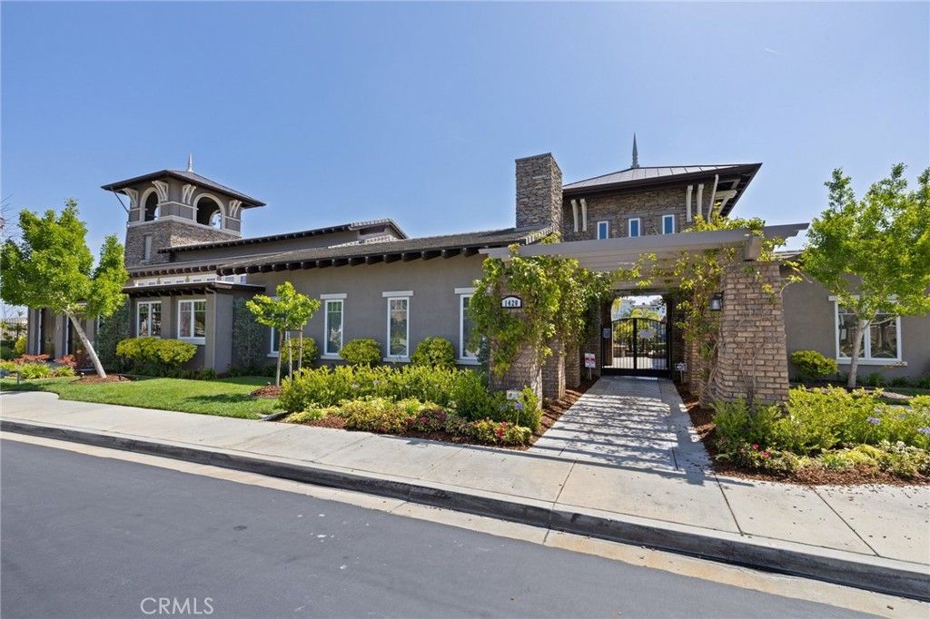 Image 4 of property listing at 1441 Seabridge Lane, Oxnard, CA 93035