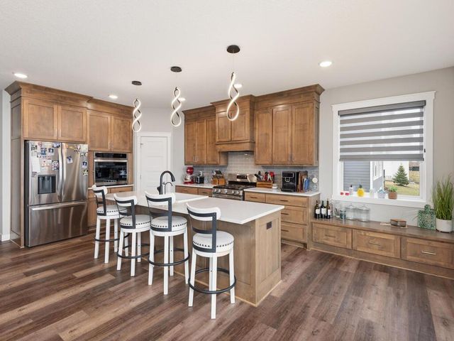 11619 E Laketowne Drive, Albertville, MN 55301