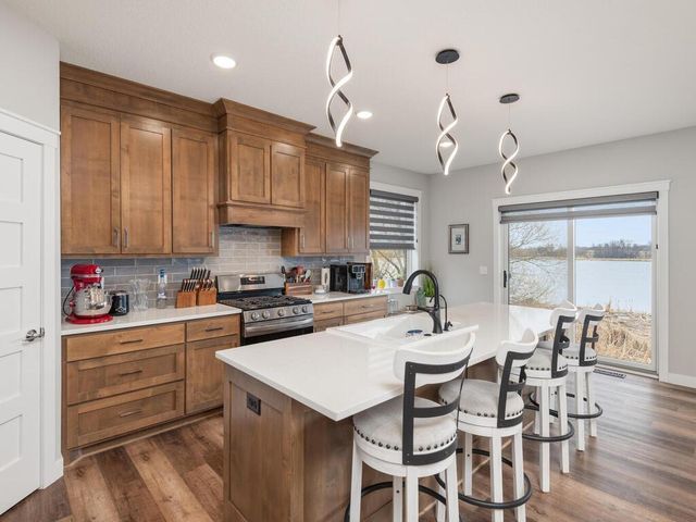 11619 E Laketowne Drive, Albertville, MN 55301