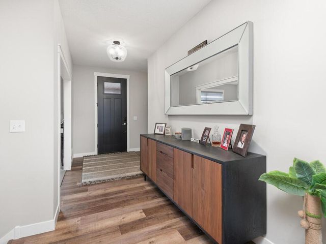 11619 E Laketowne Drive, Albertville, MN 55301