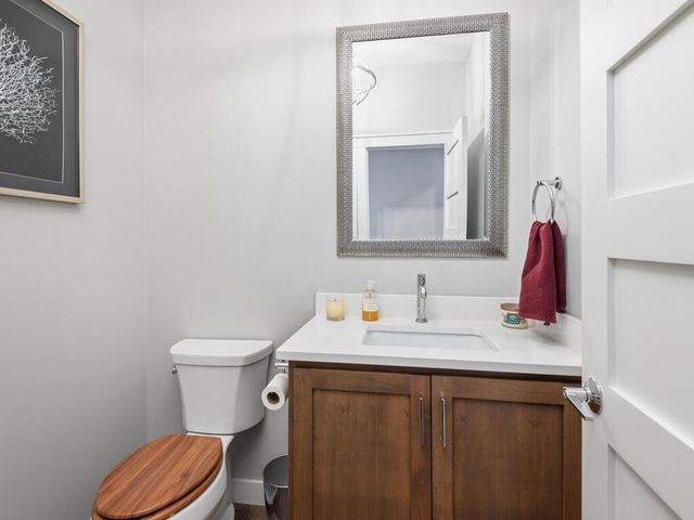 11619 E Laketowne Drive, Albertville, MN 55301