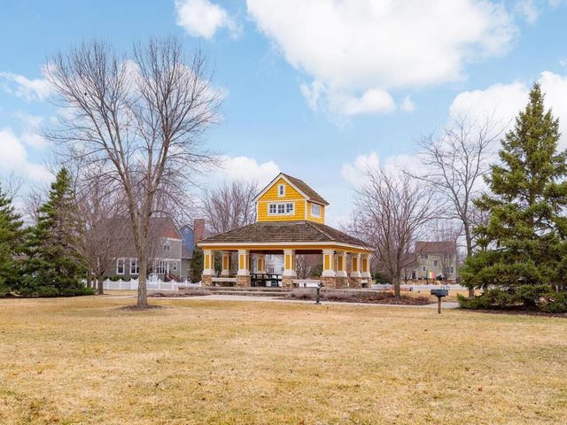 11619 E Laketowne Drive, Albertville, MN 55301