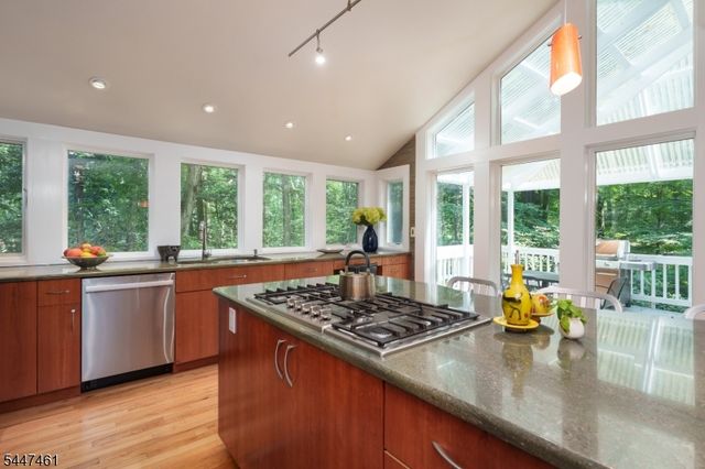 30 Poor Farm Rd, Hopewell Twp., NJ 08534