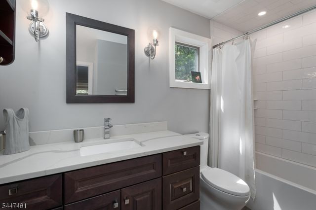 30 Poor Farm Rd, Hopewell Twp., NJ 08534